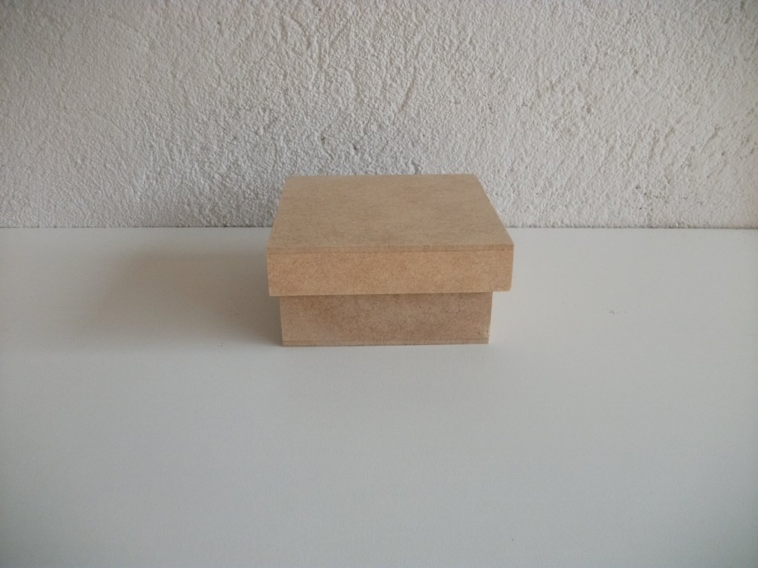 Caixa 100x100x50mm (Em estoque 48 un)