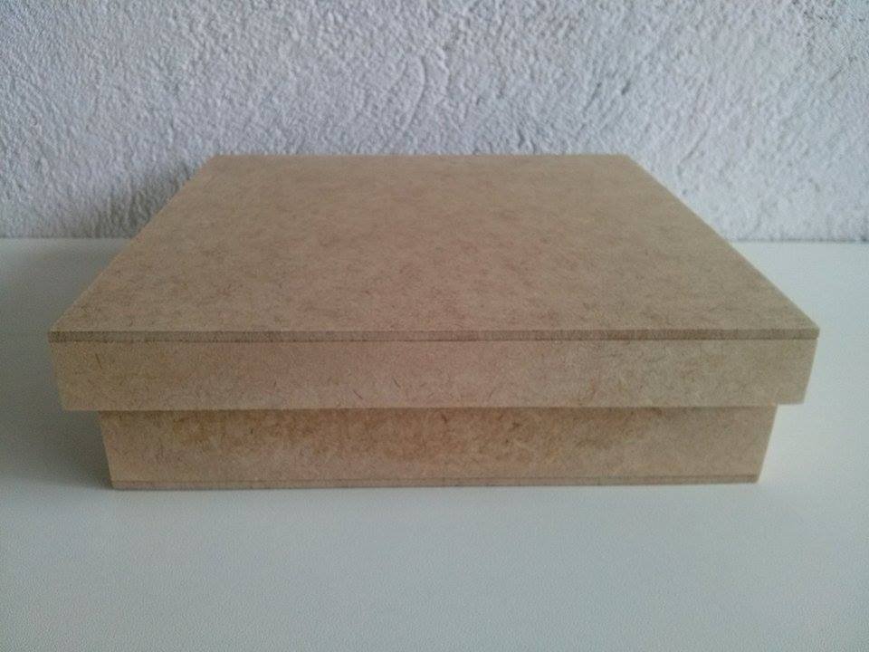 Caixa 190x190x50mm c/ div