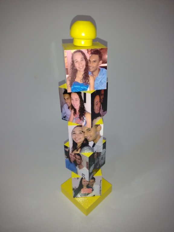Espeto de cubo com fotos Espeto de cubo com fotos